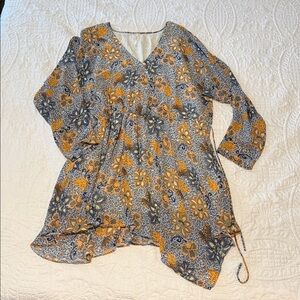 Floral V-Neck Long Sleeve Tunic Top in Mustard and Navy
